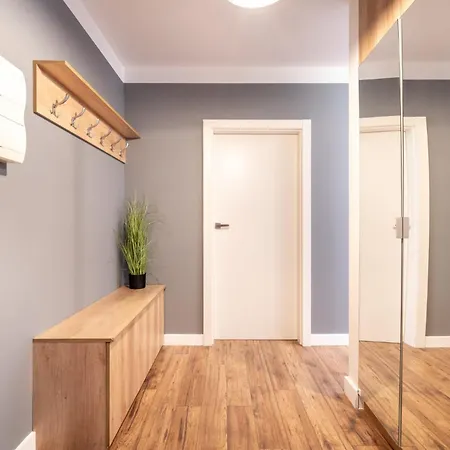 3-rooms With Balcony By The Oldtown *