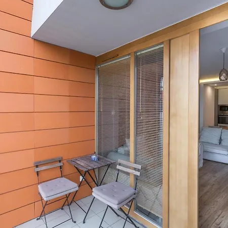 アパート 3-rooms With Balcony By The Oldtown *