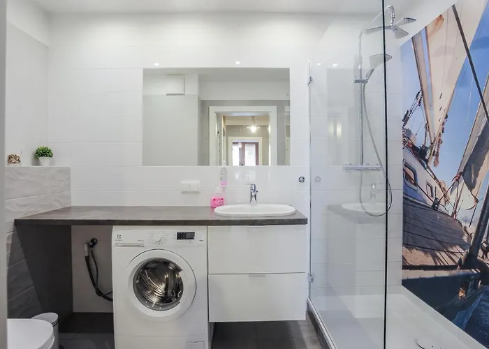 3-rooms With Balcony By The Oldtown شقة